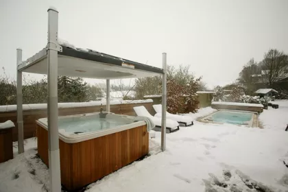 Bigger view of Spa Serenity 5000 met Hydrocover in combinatie met Aquasport 17fX