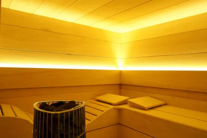 Bigger view of Sauna in brede Abachi met ingewerkte lounger