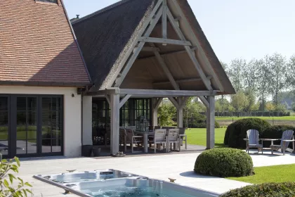 Bigger view of Aquatrainer 19fX met Spa ingebouwd in houten terras