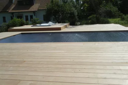 Bigger view of Monobloc zwembad met PC lamellen afdekking