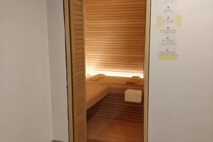 Bigger view of Strandhotel: sauna op maat in smalle abachi met diepliggende groef