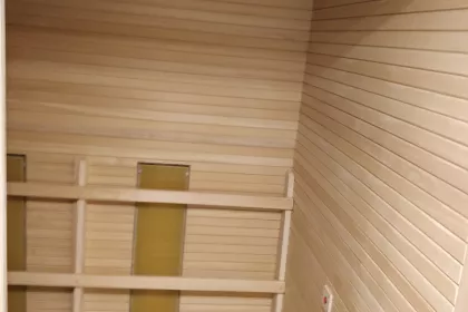 Bigger view of Strandhotel: Sauna met infrarood stralers met glazen afwerking